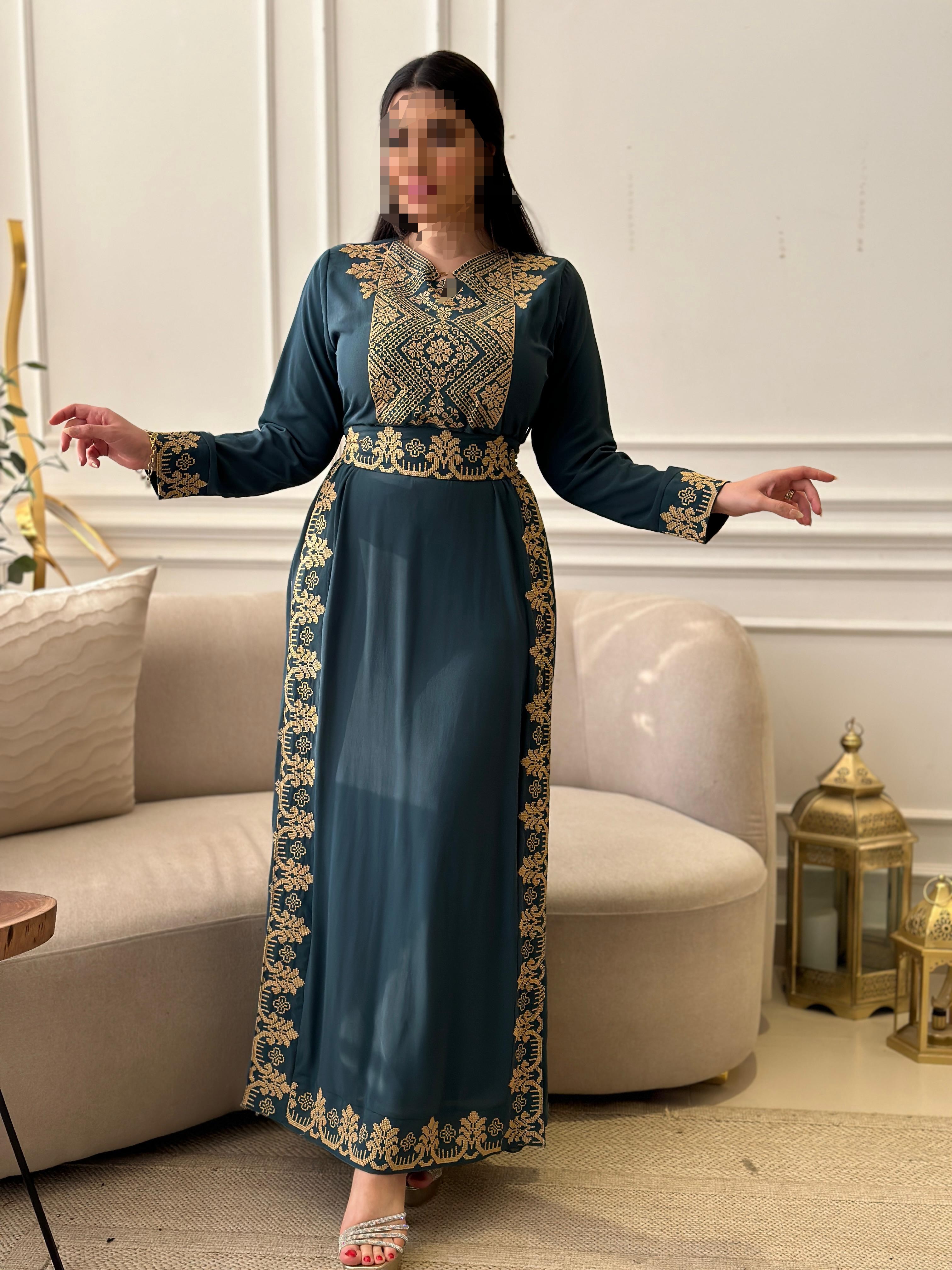 جلابية رقيقة باللون الجنزاري مع نقوشات رقيقة